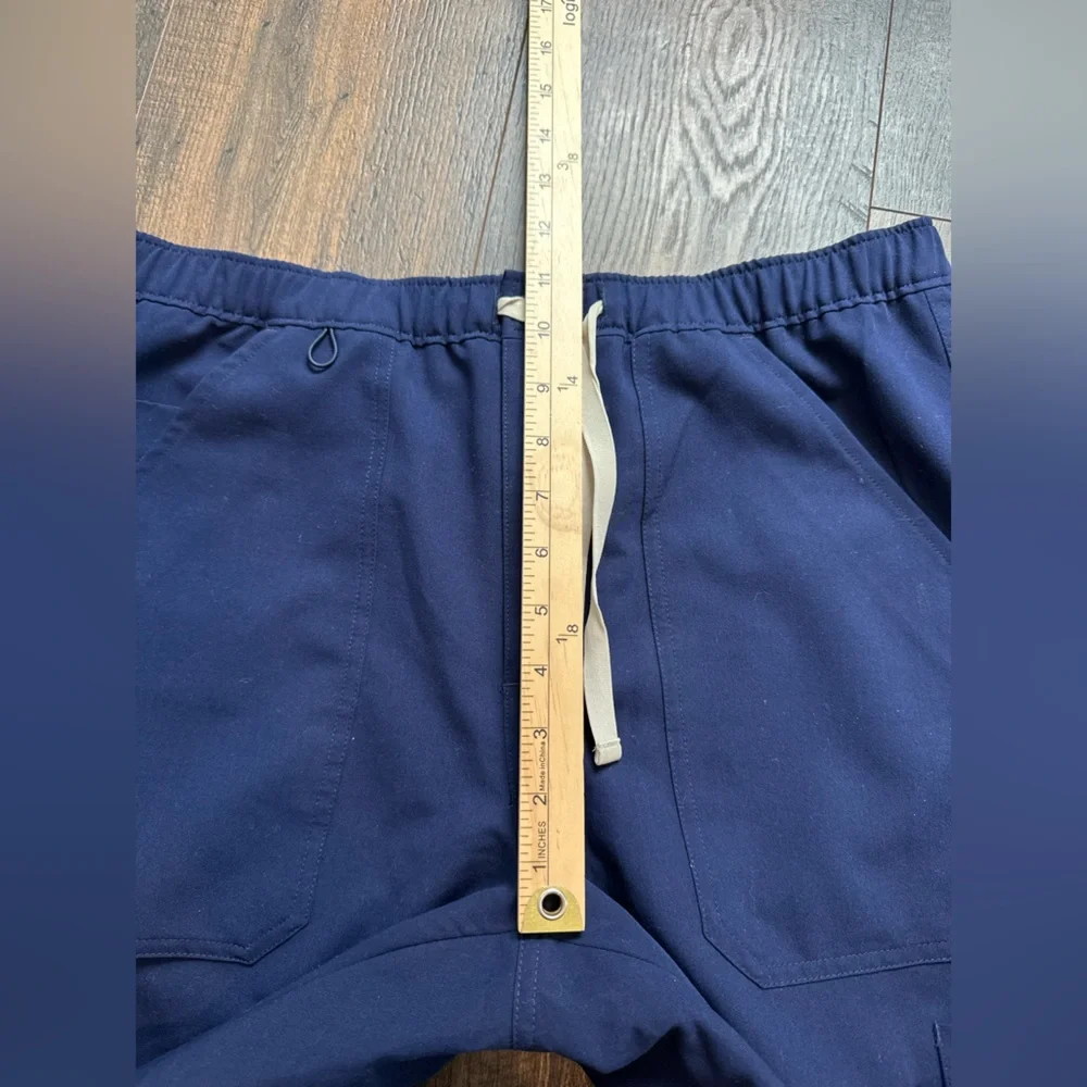 Figs Men’s Cairo Cargo Scrub Pants Navy Blue Size Medium